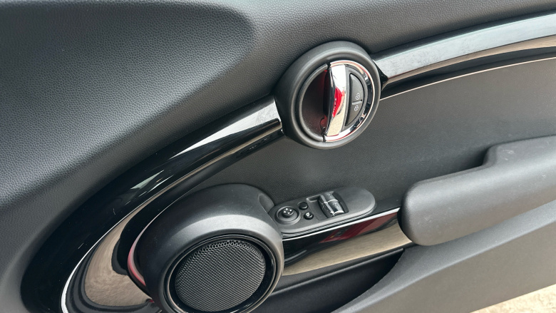 MINI Hatchback 135kW Cooper S Level 2 33kWh 3dr Auto Electric Hatchback